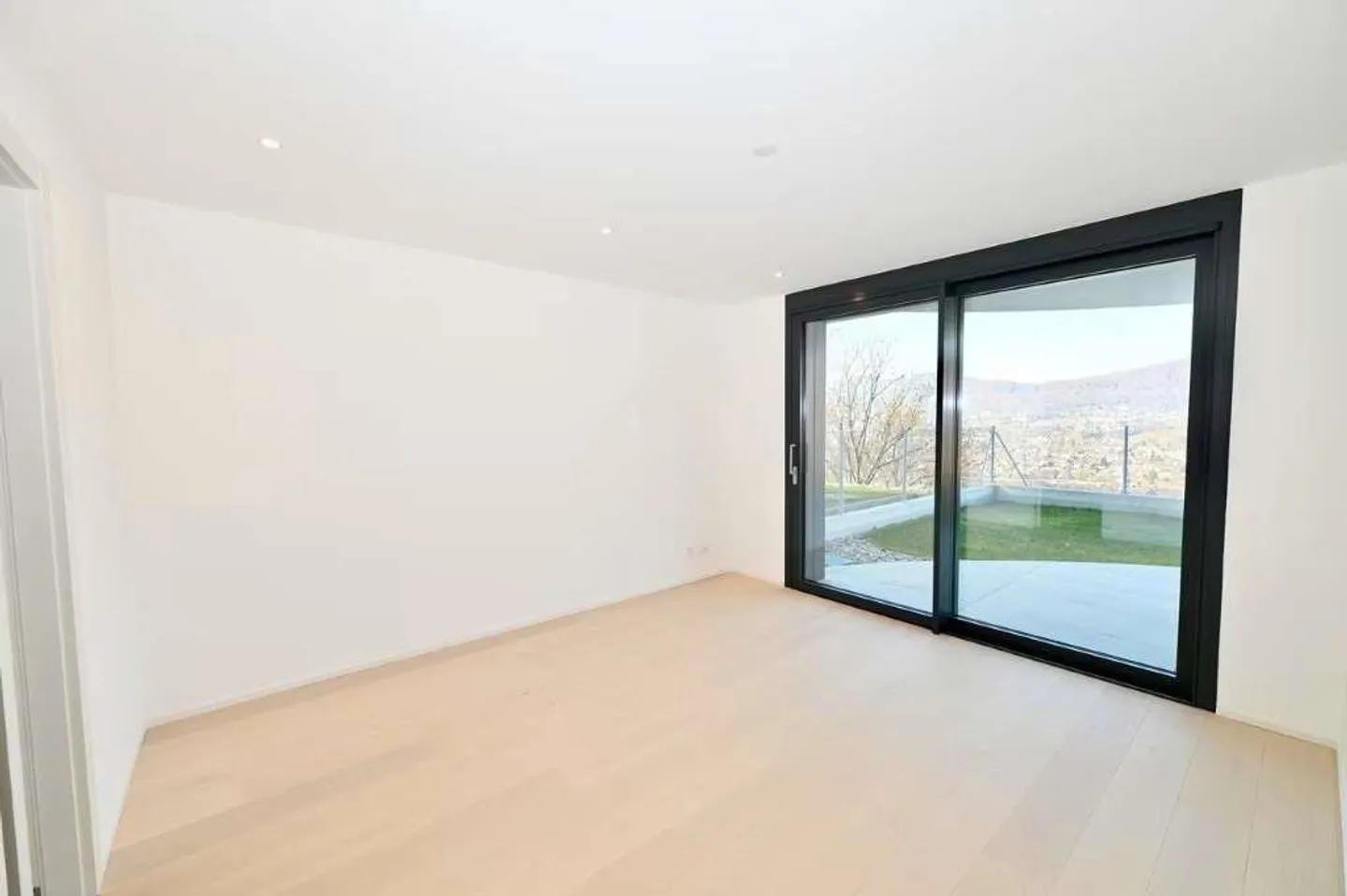 Nuovo 4,5 loc con vista lago e giardino privato - Foto 5 di 7