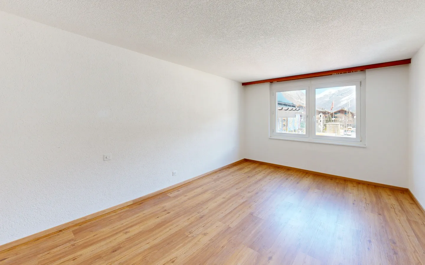 Ampio appartamento mansardato nel centro di Zermatt - Foto 3 di 7