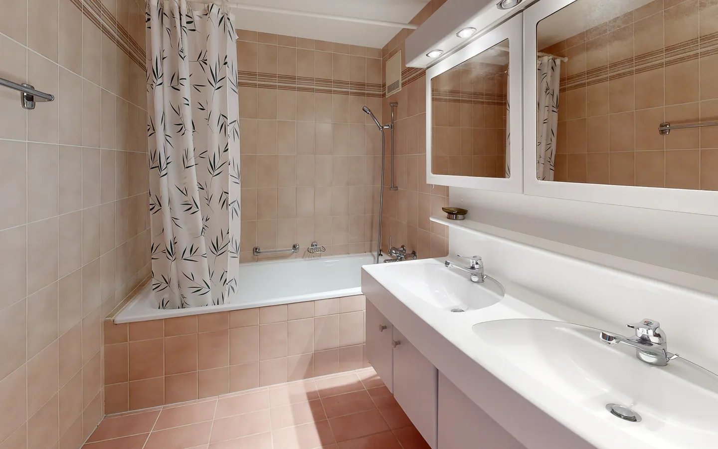 Ampio appartamento mansardato nel centro di Zermatt - Foto 4 di 7