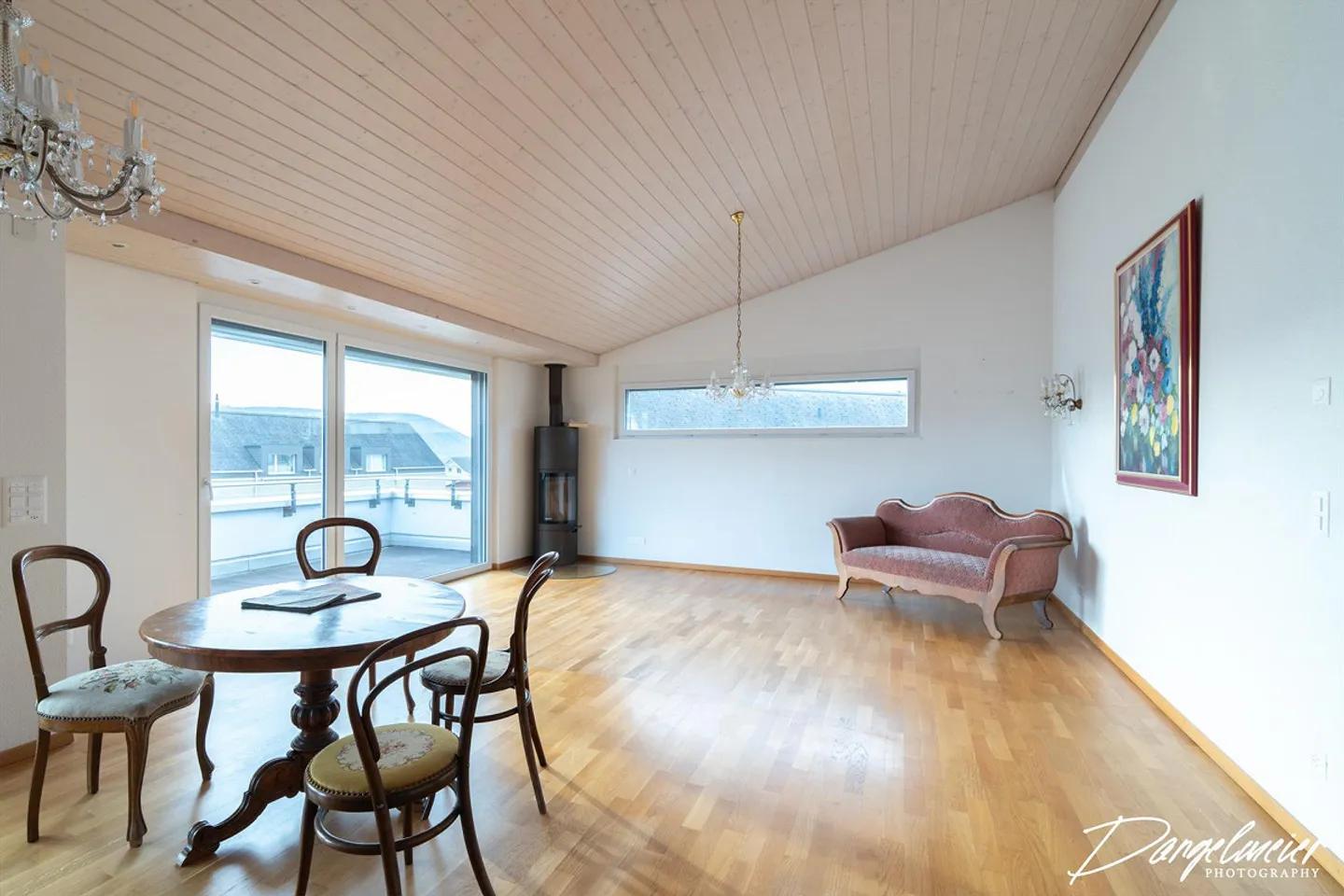 Appartement penthouse moderne de 4,5 pièces avec garage souterrain à Beringen - Photo 4 sur 14
