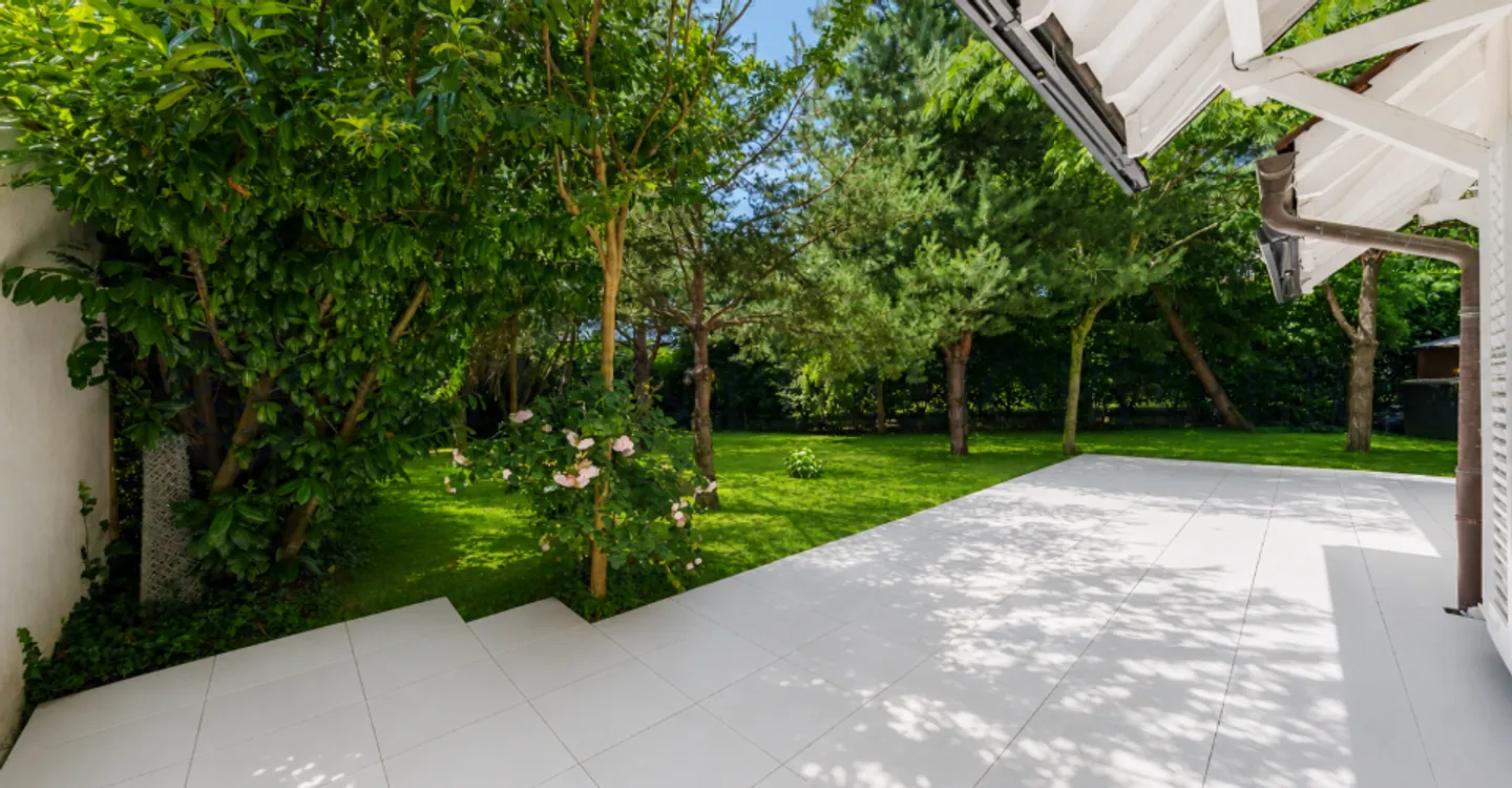 Renovated twin villa with independent studio in a privileged residential environment in Commugny - Photo 2 of 11