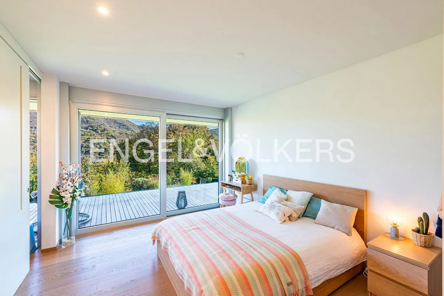 Sunny apartment in an exclusive residence in Montagnola - Photo 8 of 13