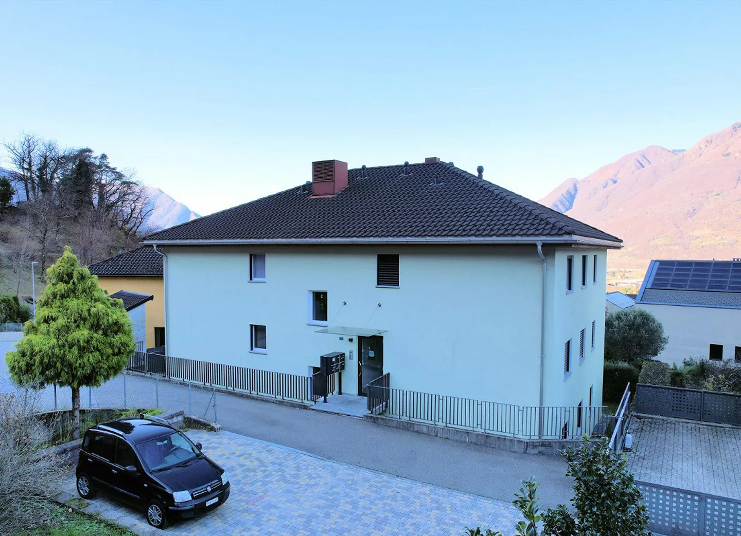 Appartamento Incantevole in Zona Tranquilla - Foto 2 di 17