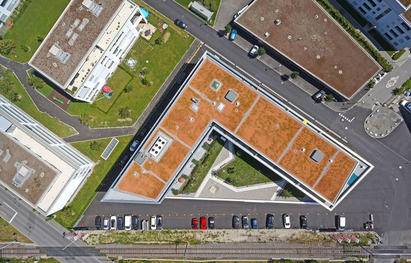 Spazio abitativo in attico con grande terrazza - Foto 1 di 7