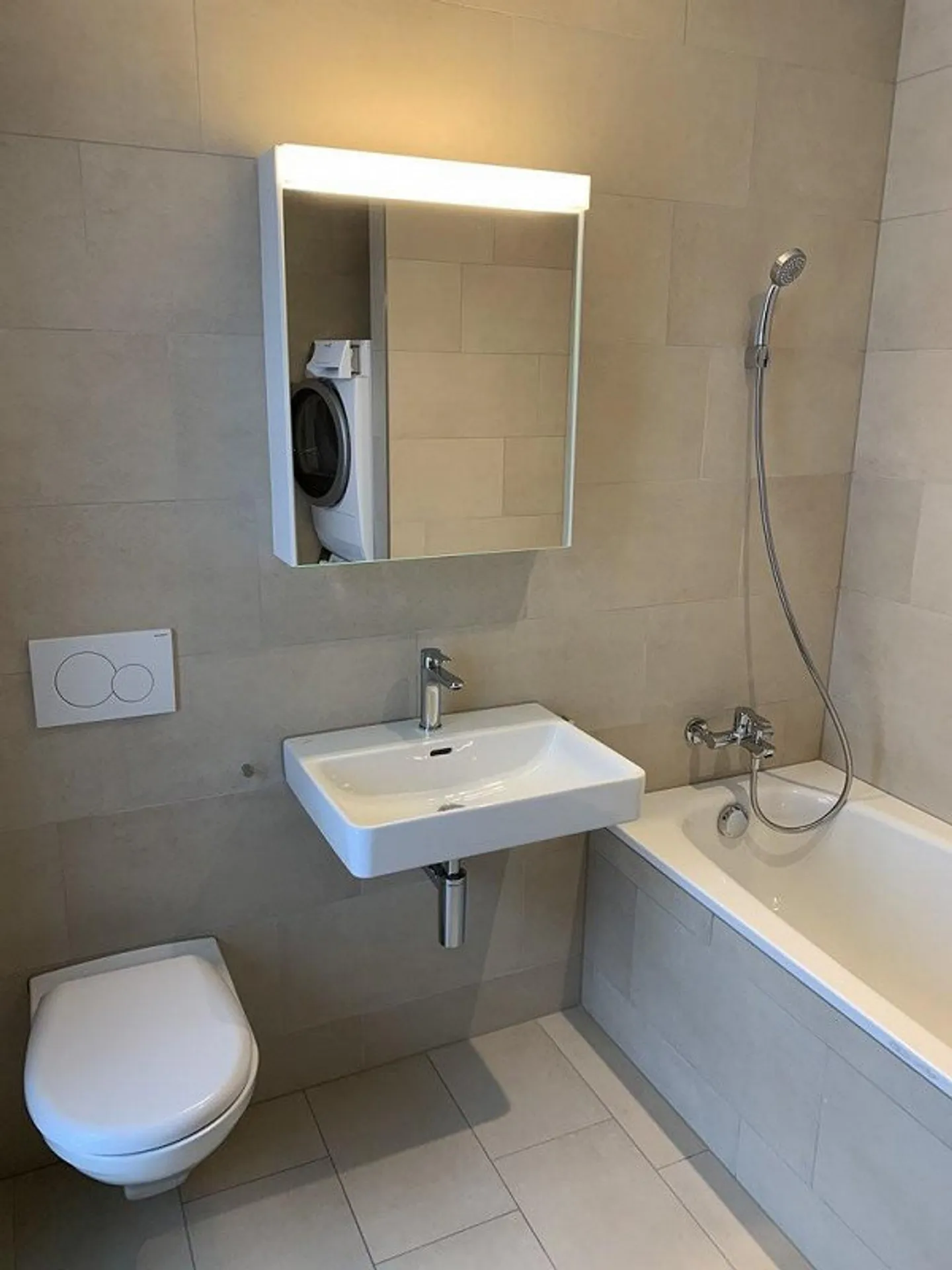 Appartamento spazioso e moderno - Foto 4 di 6