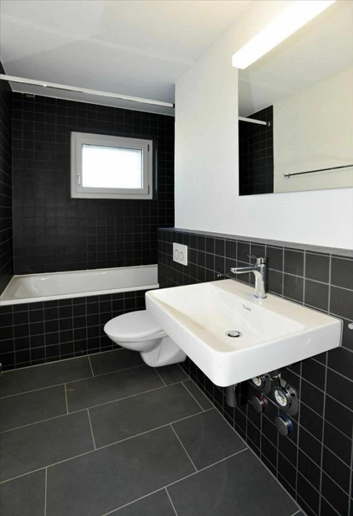 RENT WITHOUT DEPOSIT - Modern apartment in a central location - Photo 4 of 8