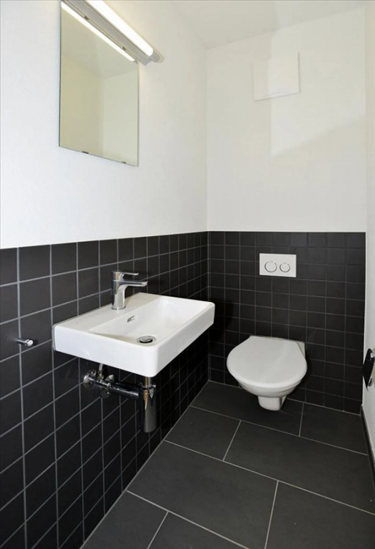 RENT WITHOUT DEPOSIT - Modern apartment in a central location - Photo 5 of 8