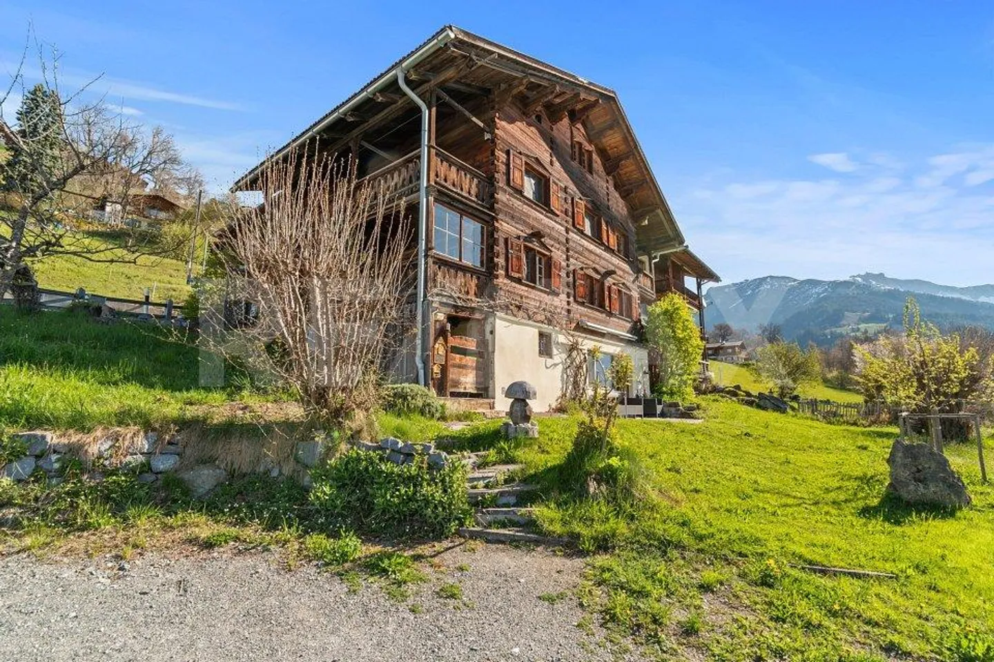 Charmantes Walserhaus mit Einliegerwohnung, Werkstatt und schöner A... - Foto 2 von 13