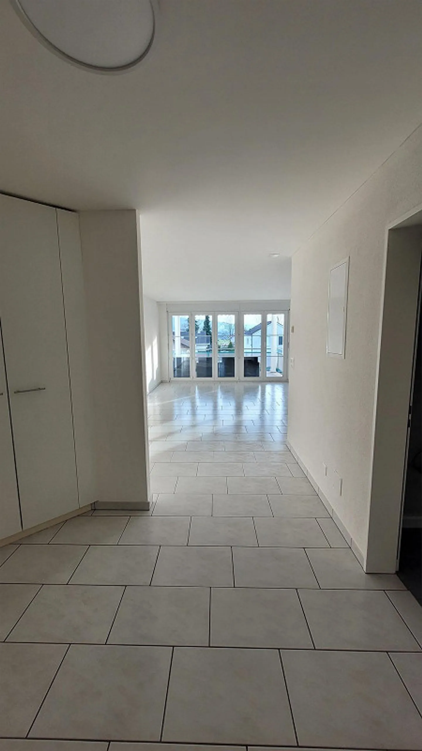 Appartement lumineux et attrayant de 3,5 pièces de 86 m2 - Photo 2 sur 9