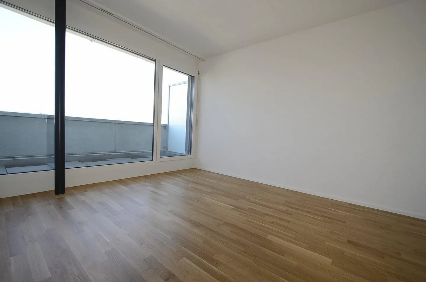 Spazio abitativo in attico con grande terrazza - Foto 4 di 7