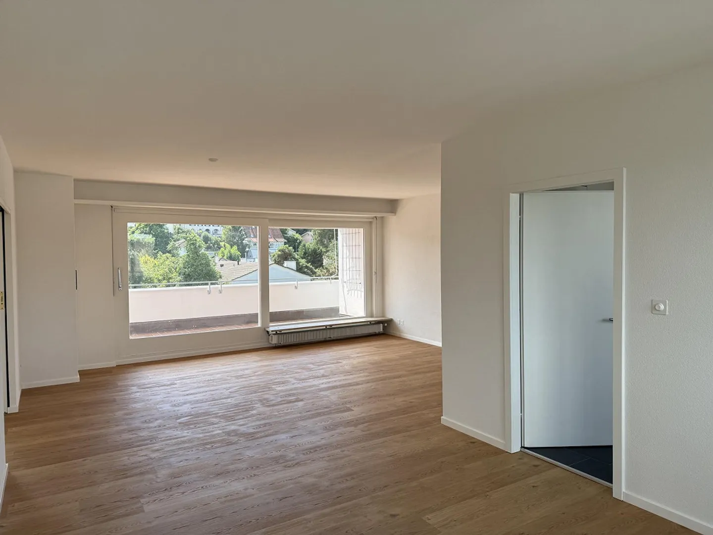 Lumineux avec terrasse généreuse et vue panoramique - Photo 2 sur 14