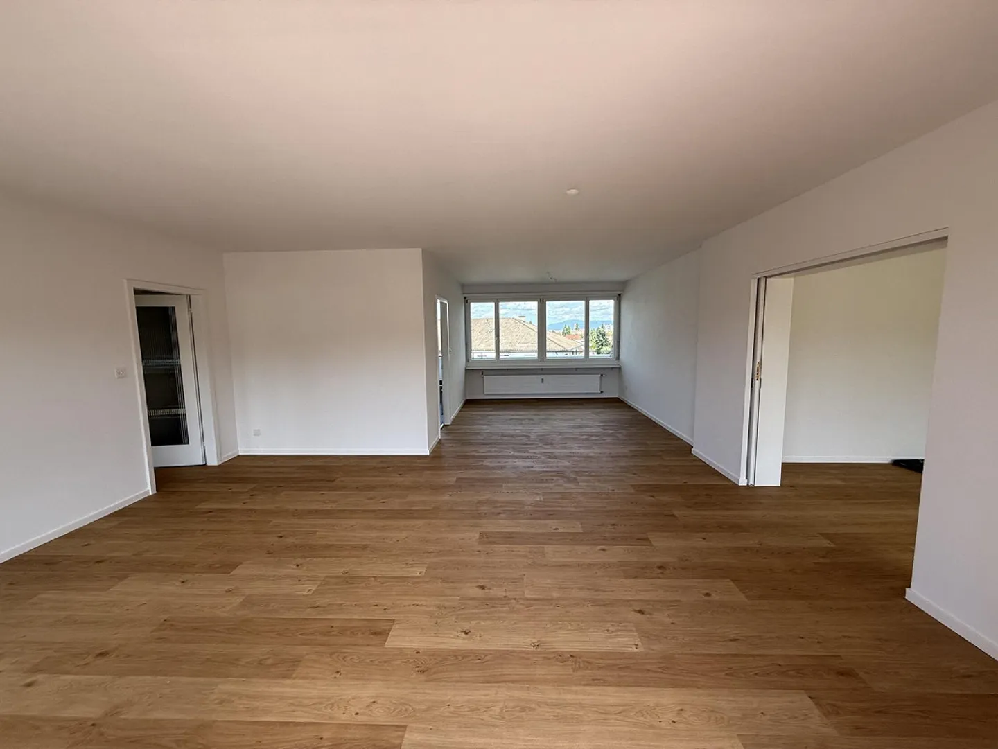 Lumineux avec terrasse généreuse et vue panoramique - Photo 3 sur 14