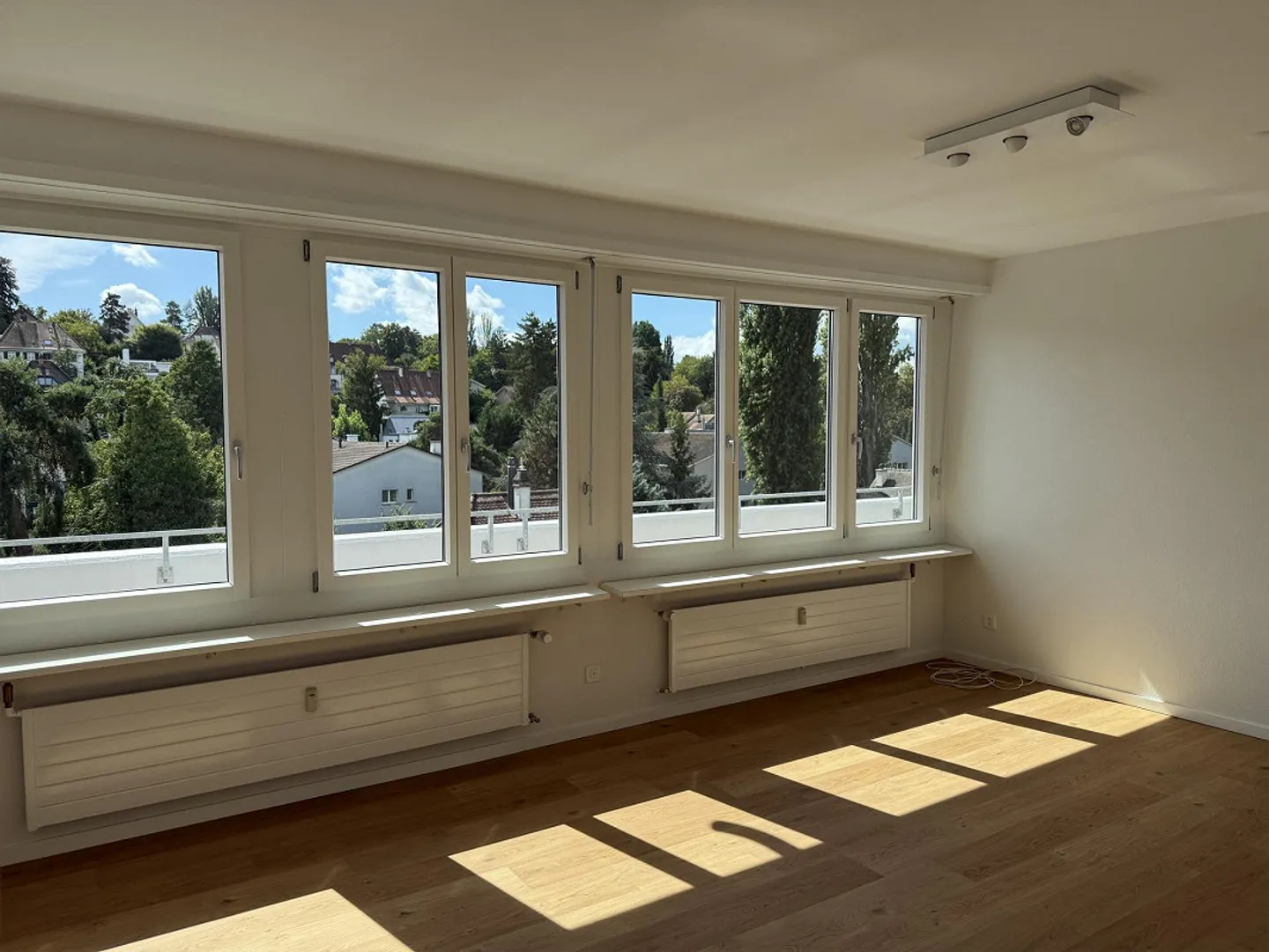 Lumineux avec terrasse généreuse et vue panoramique - Photo 8 sur 14