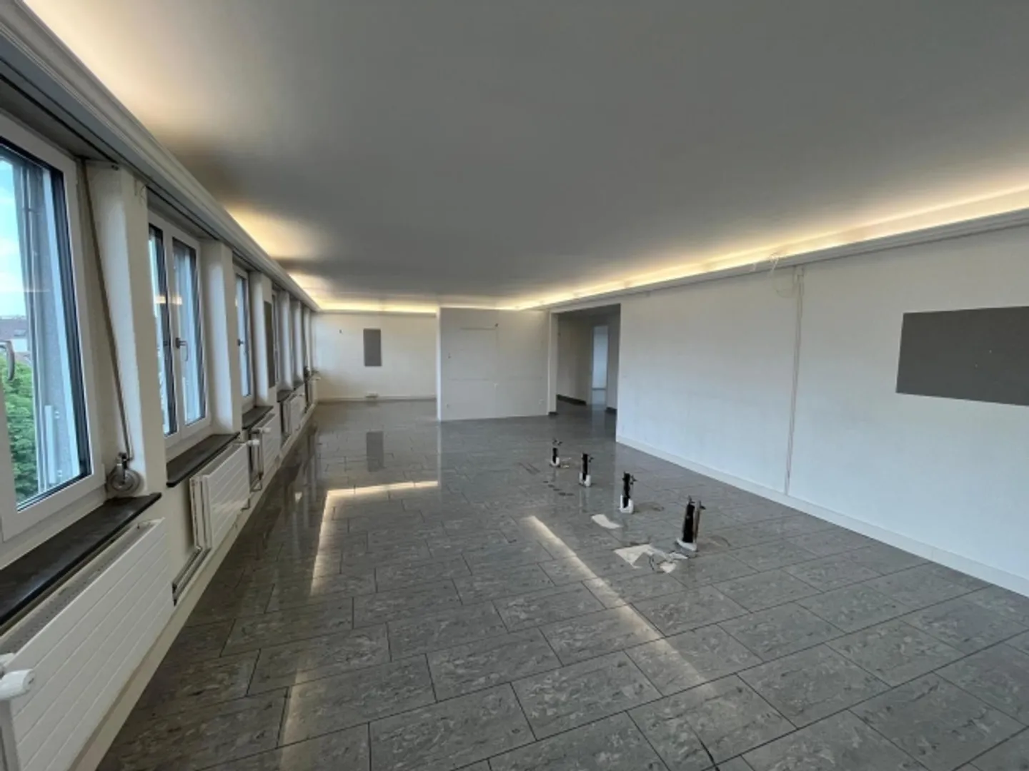 Bureau et espace commercial avec un grand potentiel à louer - Photo 3 sur 10