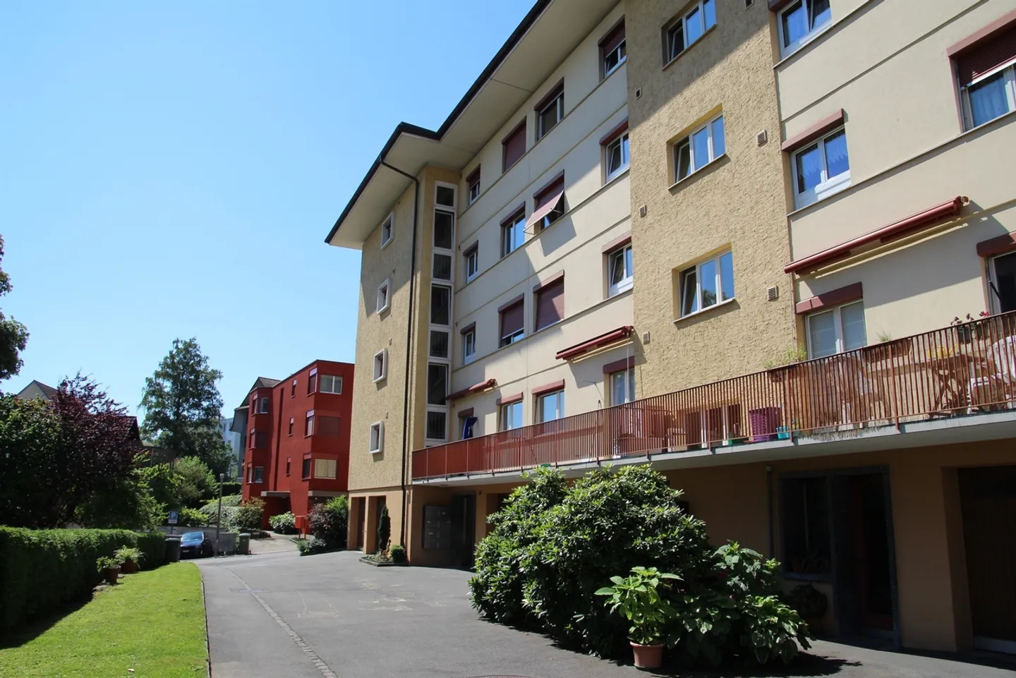 Parcheggio vicino alla stazione di Horgen Oberdorf - Foto 1 di 2