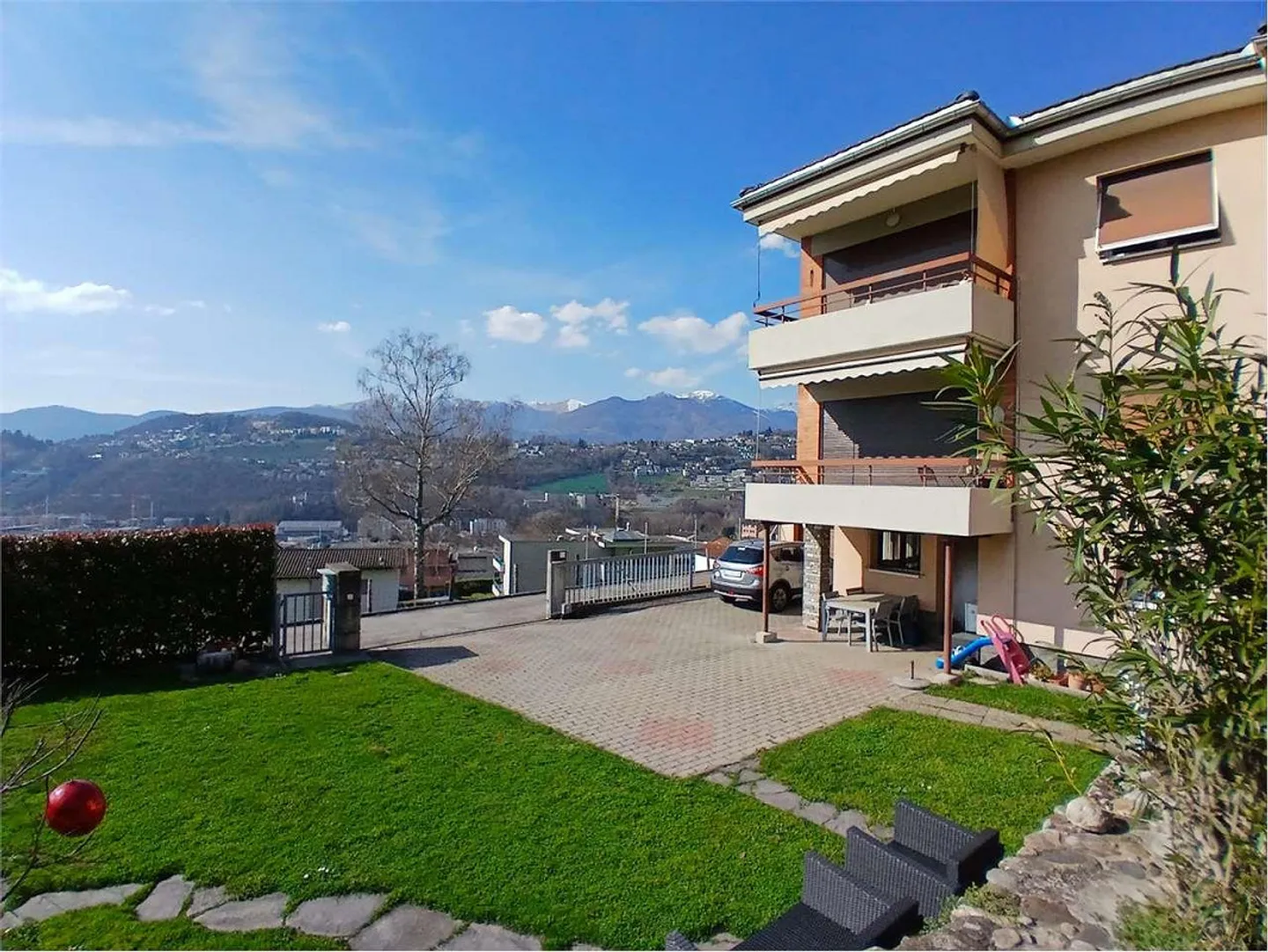 Maison bifamiliale à vendre - Photo 1 sur 13