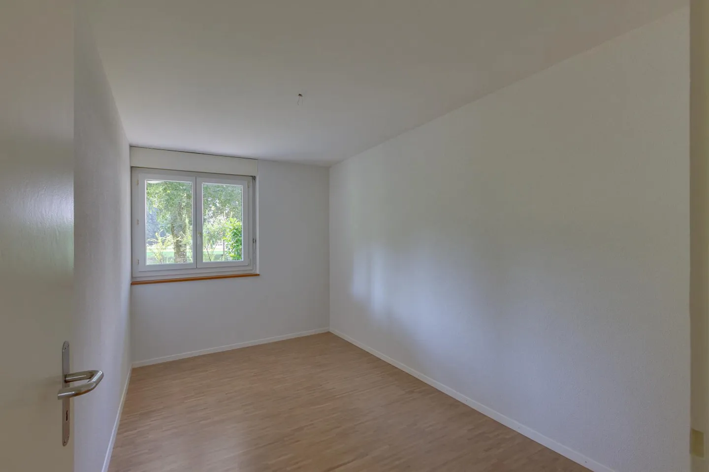 Modern Apartment in Green Oasis - Photo 3 of 8