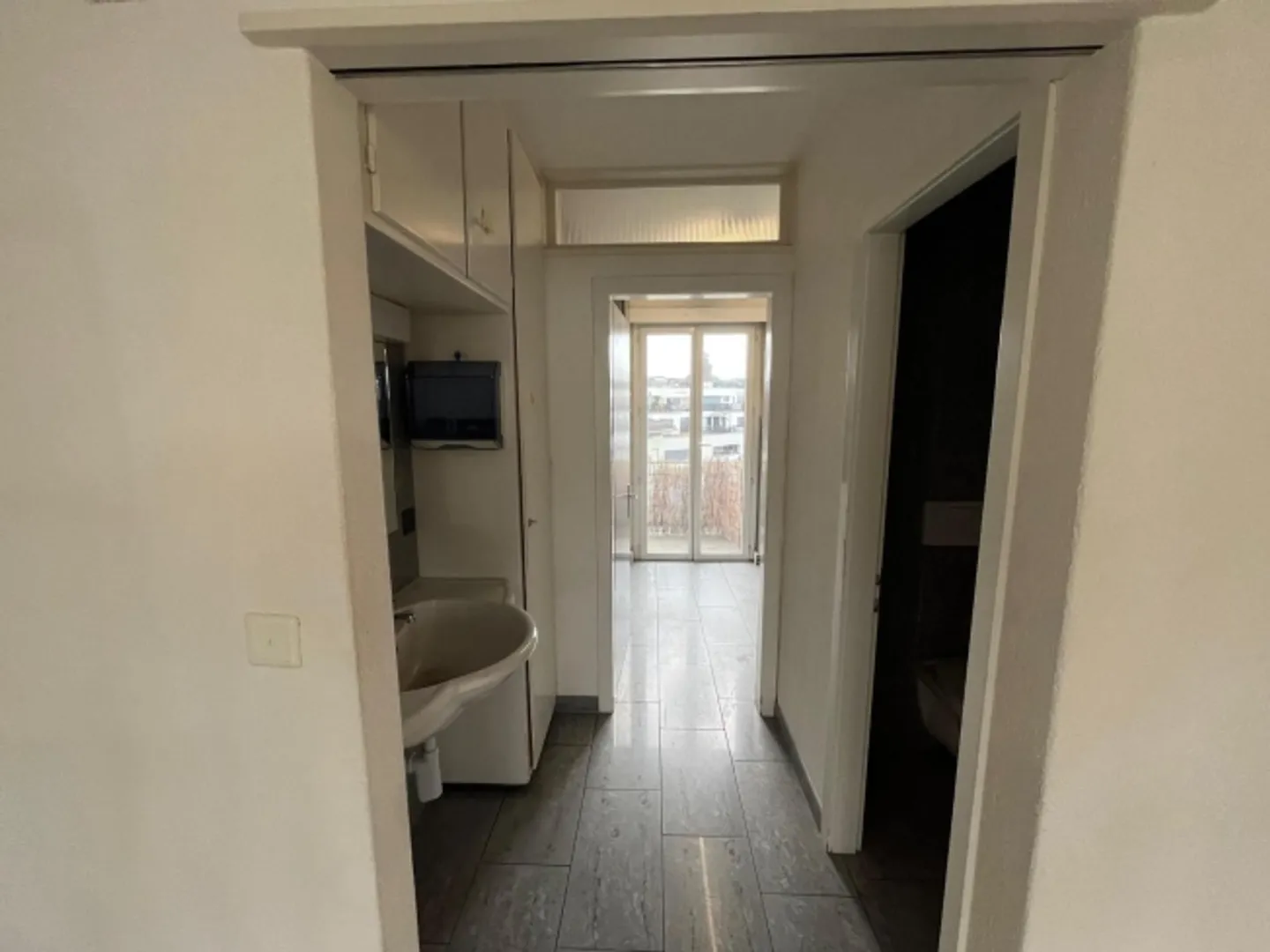 Bureau et espace commercial avec un grand potentiel à louer - Photo 6 sur 10