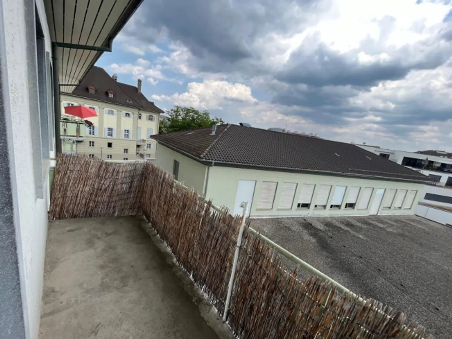 Bureau et espace commercial avec un grand potentiel à louer - Photo 8 sur 10