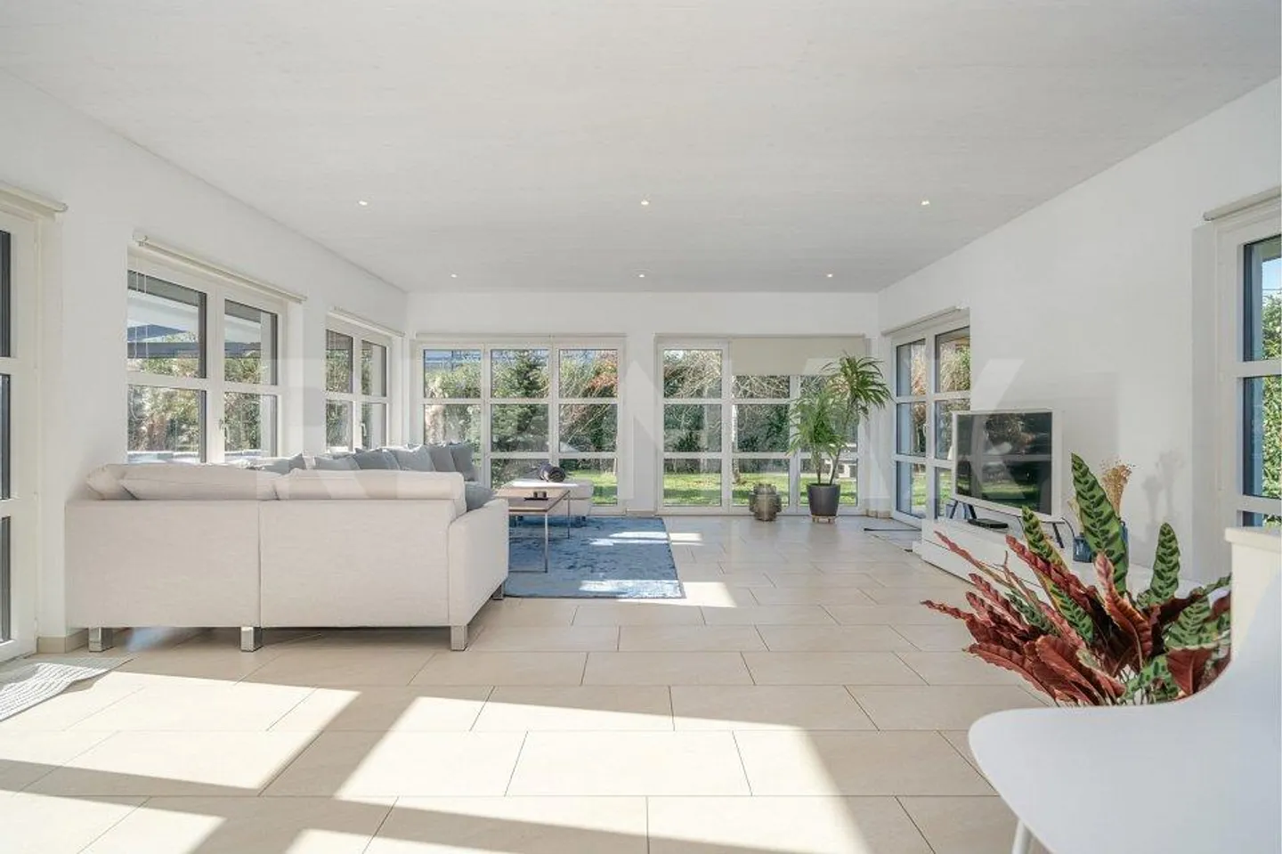 Licht, Weite, Grosszügigkeit: charaktervolles Einfamilienhaus mit m... - Photo 3 of 13