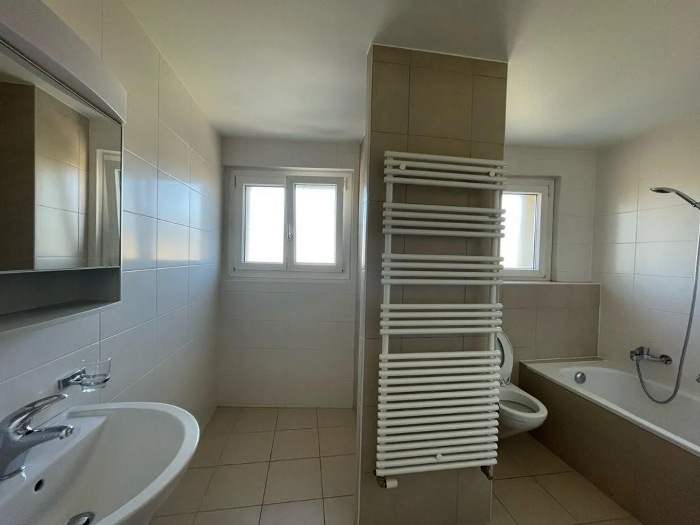 Luminoso appartamento di 3,5 locali di 100m2 - Foto 4 di 6