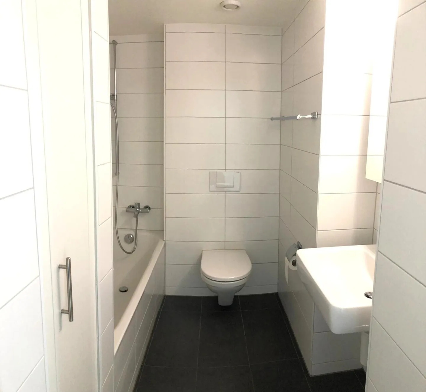 Moderne 2.5-Zimmerwohnung - Foto 3 von 6