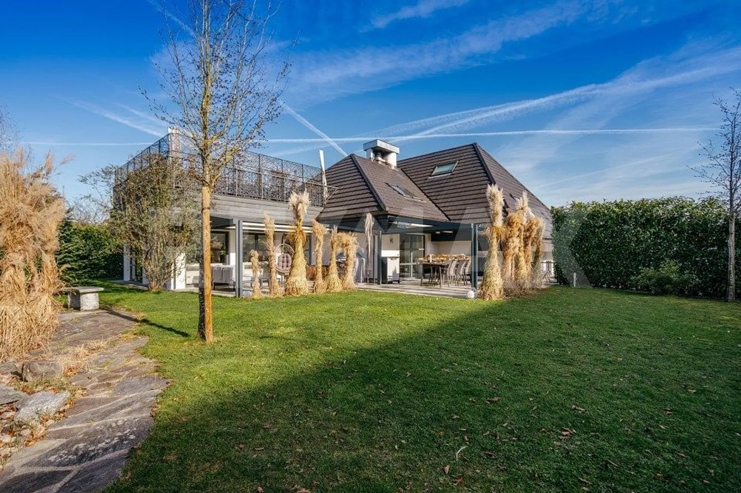 Licht, Weite, Grosszügigkeit: charaktervolles Einfamilienhaus mit m... - Photo 1 of 13