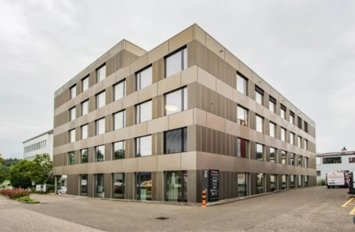 Spazio ufficio/commerciale attraente in costruzione grezza - Foto 2 di 9