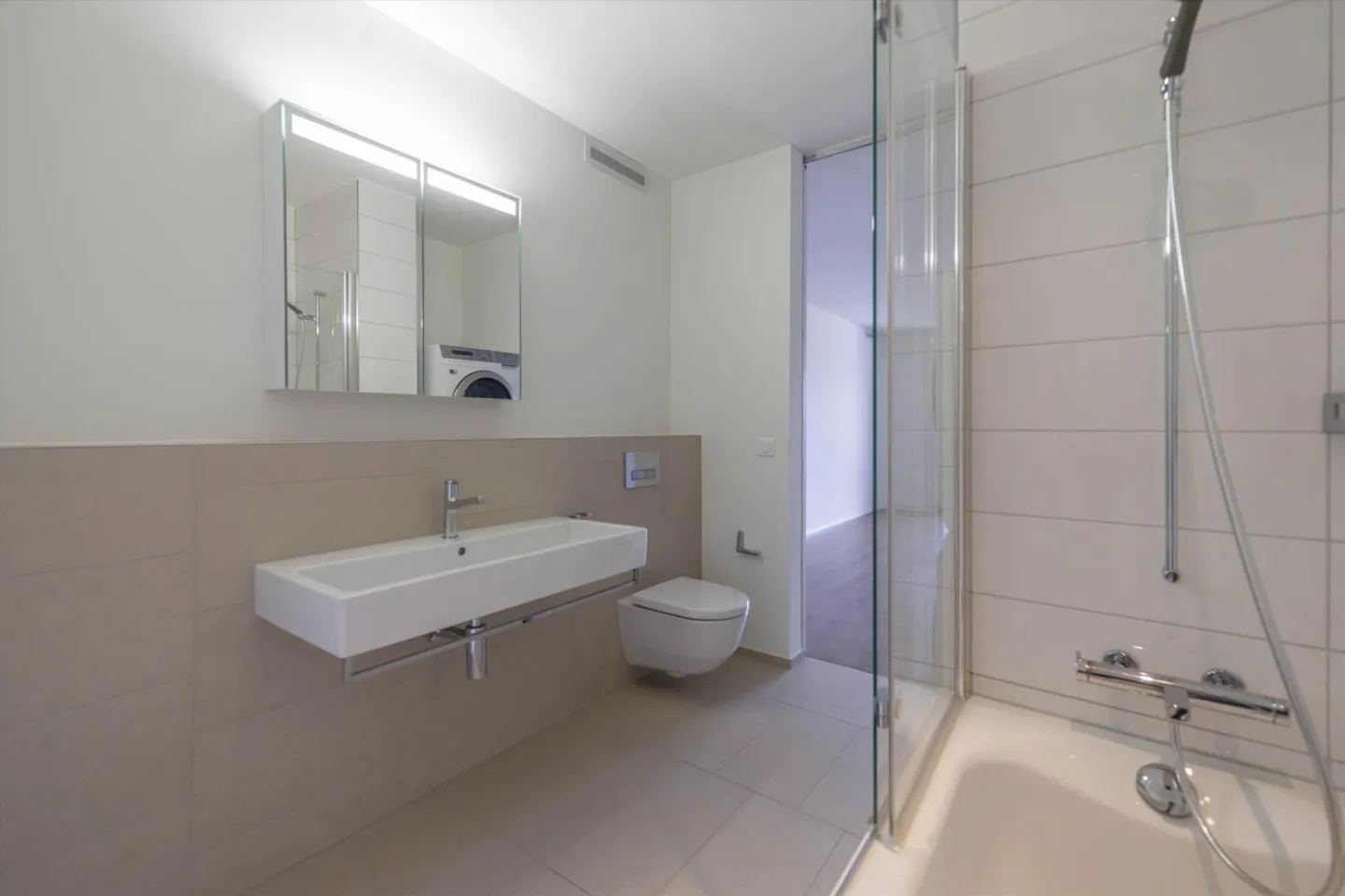 Single apartment in ROY - Photo 3 of 3