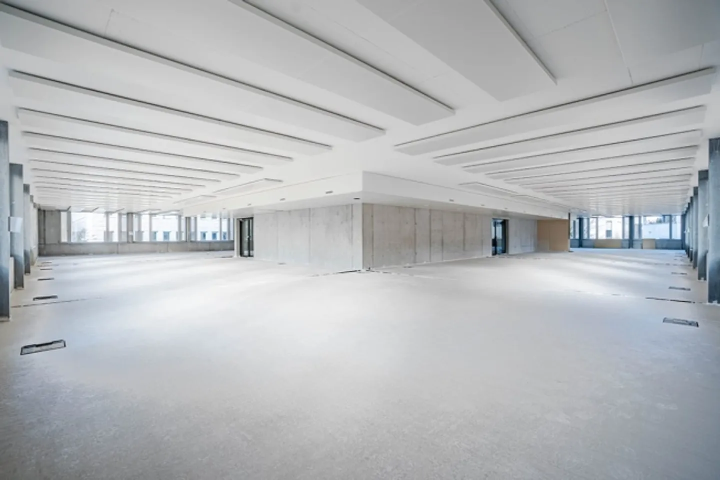 Spazio ufficio/commerciale attraente in costruzione grezza - Foto 6 di 9