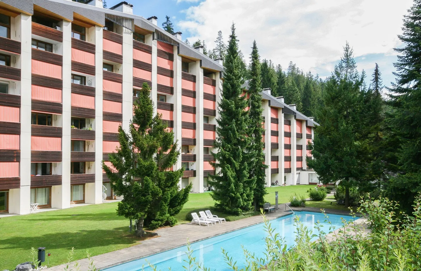 Appartamento per vacanze 1½ camere parzialmente ristrutturato al 2° piano vicino agli impianti di risalita di Laax nel 'Rancho' - Foto 1 di 15