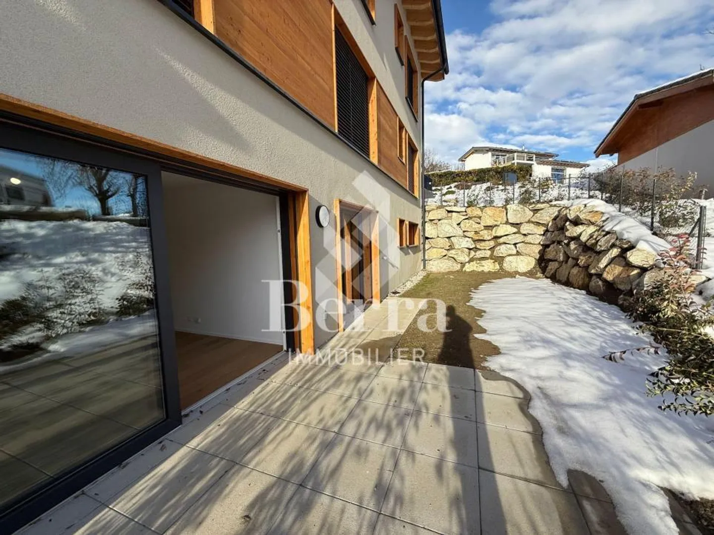 In a new PPE, beautiful garden-level apartment - Photo 1 of 13