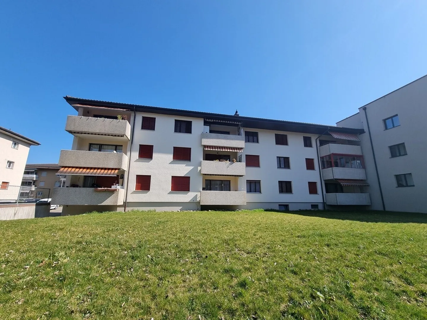 MFH mit 10 WHG in Leibstadt - Foto 1 von 10