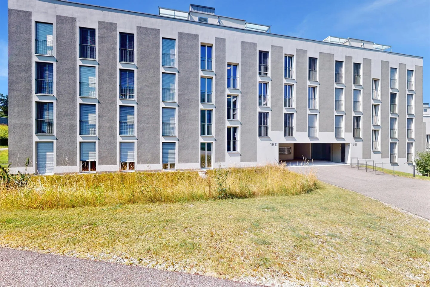 Moderne 3.5 Zimmer-Wohnung - Foto 1 von 8