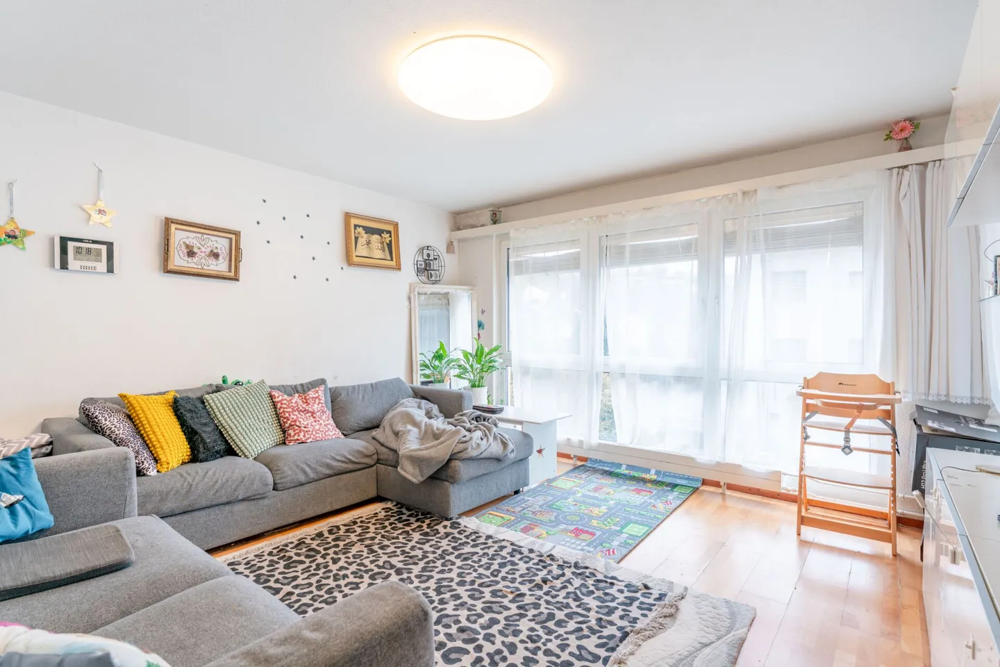 House with 4 apartments and at least 5.03% gross yield - Photo 1 of 14