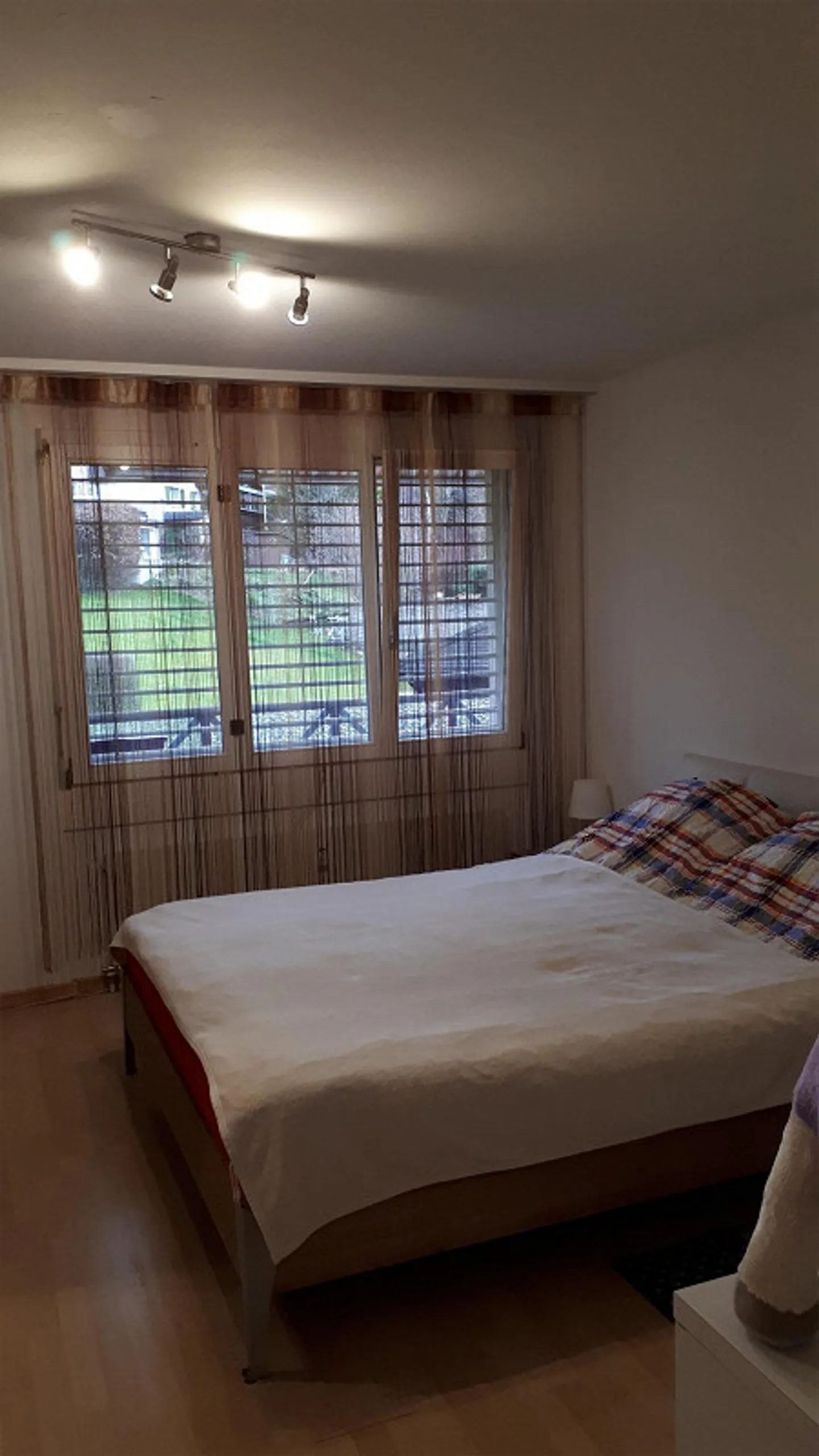 Ampio appartamento con 2 camere - Foto 7 di 8