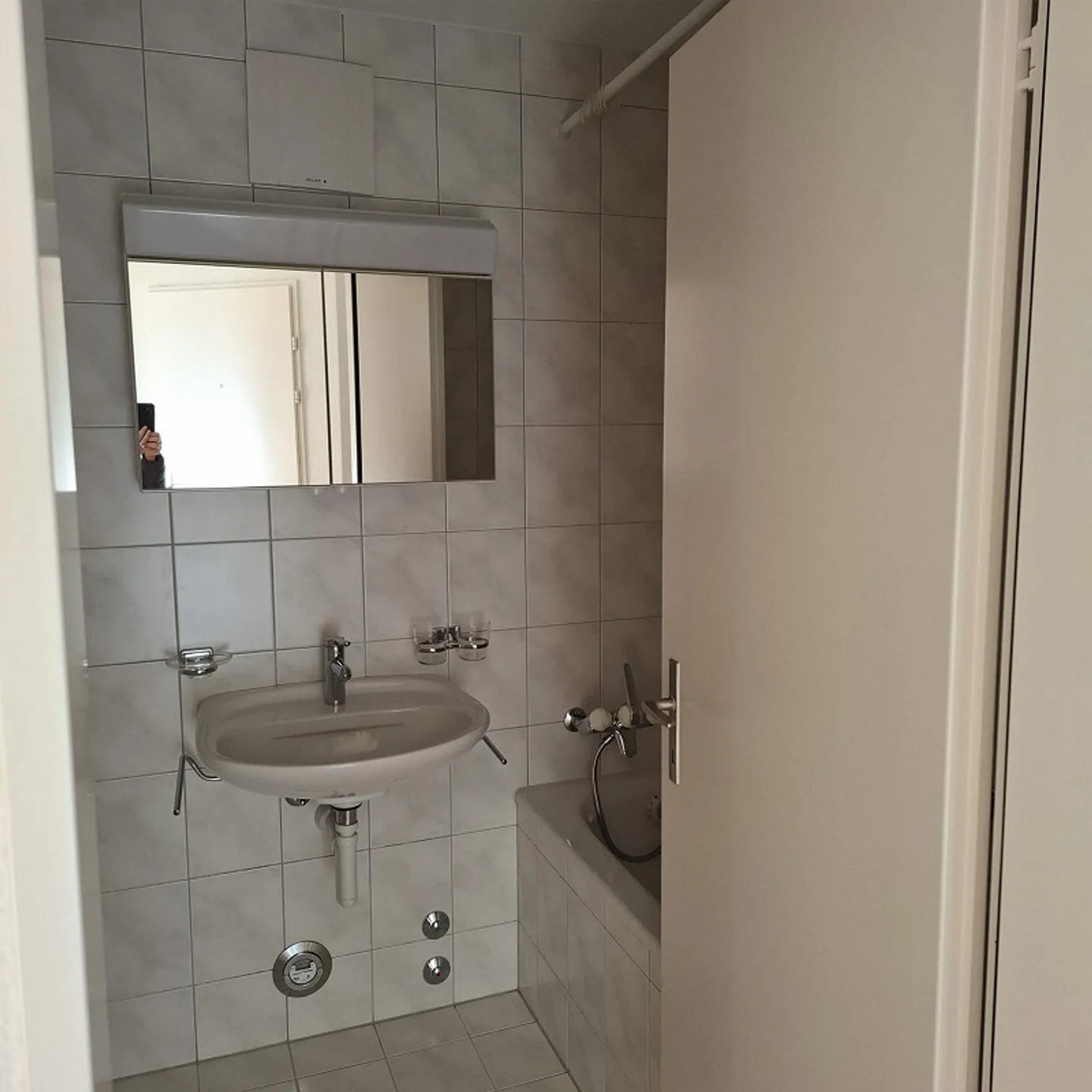 Ampio appartamento con 2 camere - Foto 4 di 8