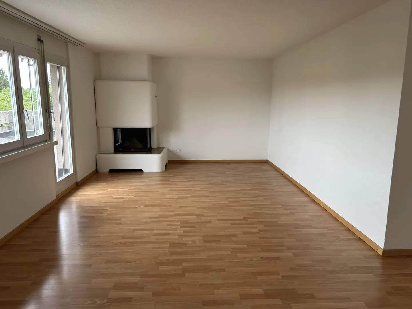 Appartement penthouse 3.5 pièces en excellent état, ascenseur, grande terrasse sur le toit avec vue imprenable - Photo 6 sur 16