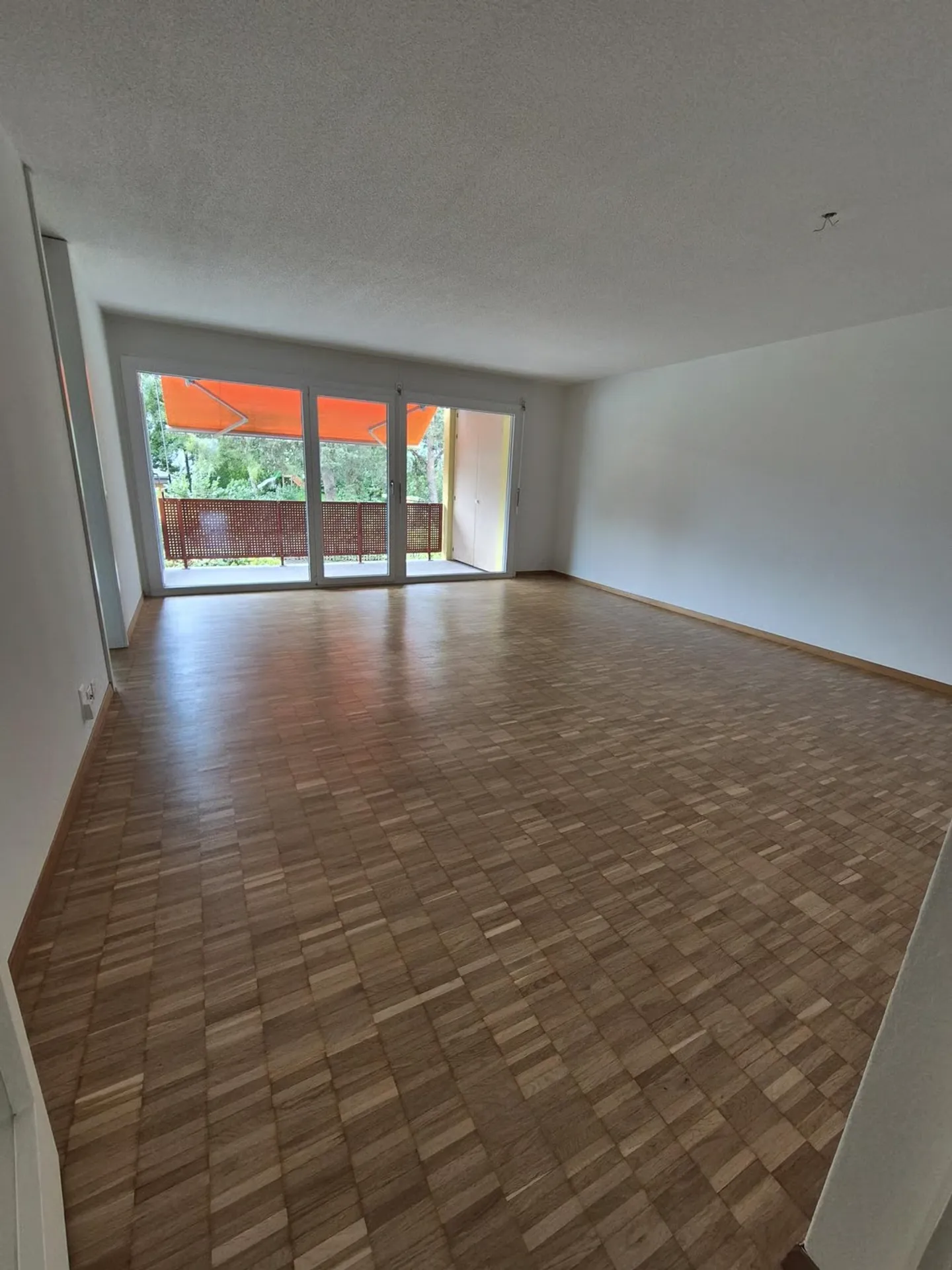 Spacious 3.5-room apartment with storage - Photo 2 of 7