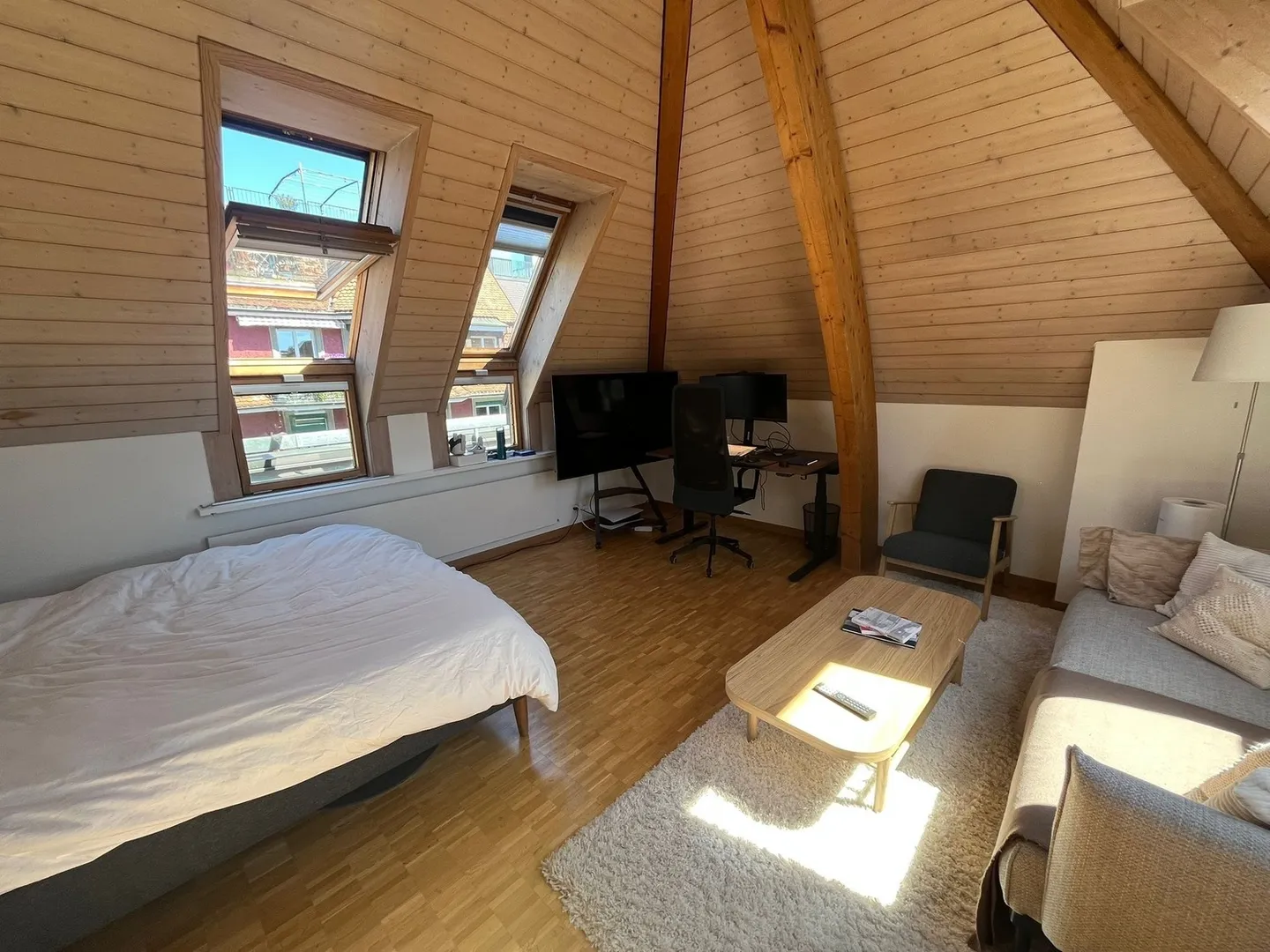 APPARTEMENT 1½ PIÈCE À ZURICH - DISTRICT 8, MEUBLÉ, TEMPORAIRE - Photo 2 sur 10