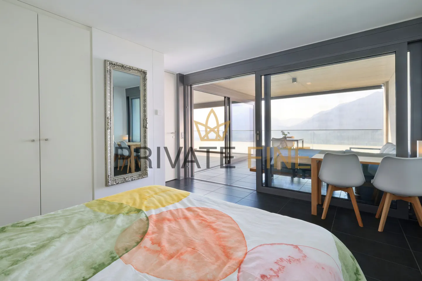 Appartement de 2,5 pièces avec terrasse, piscine, vue sur le lac, résidence secondaire (45) - Photo 7 sur 15