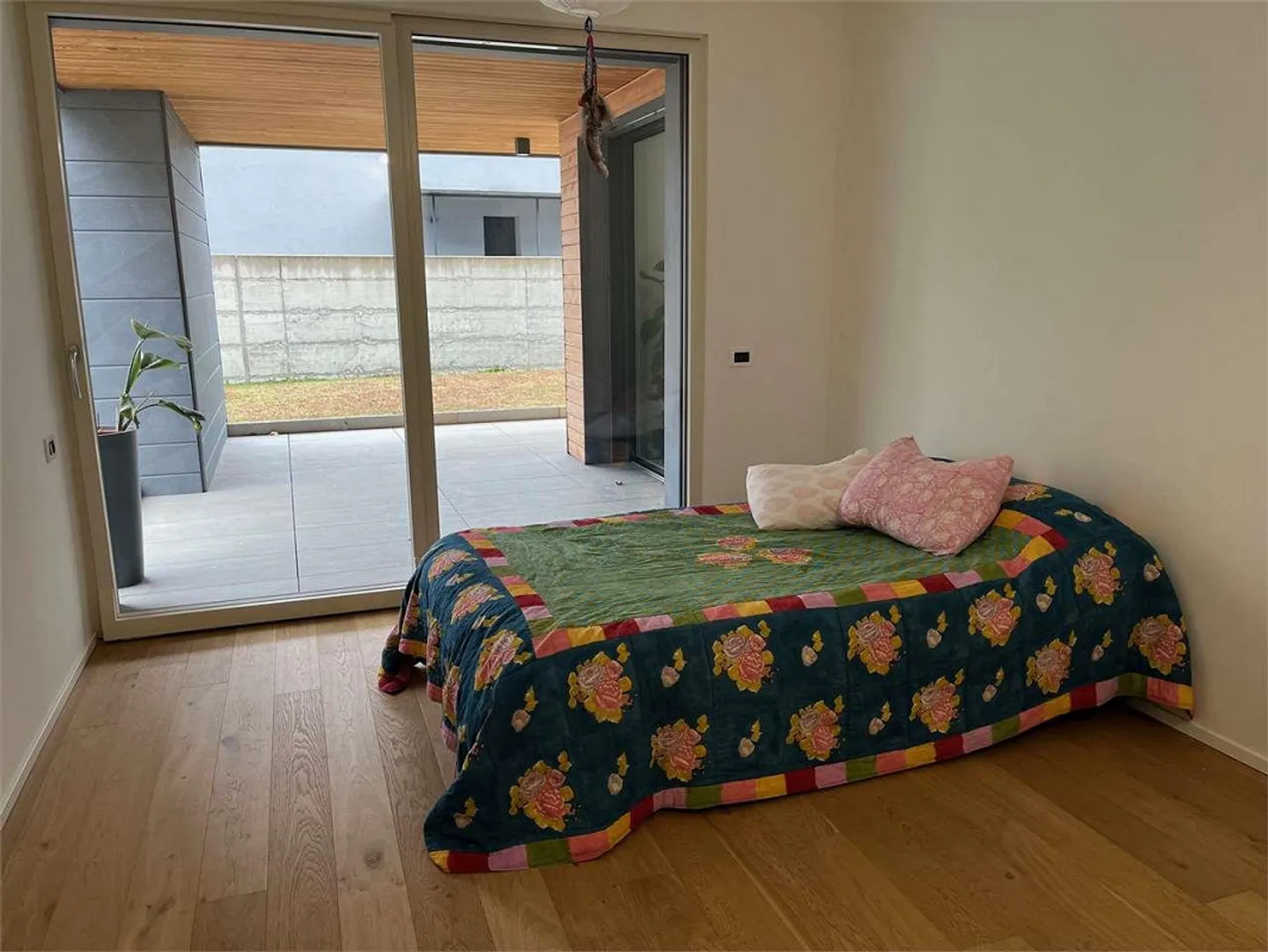 Neues geräumiges 4,5-Zimmer mit großem Garten - Foto 6 von 6