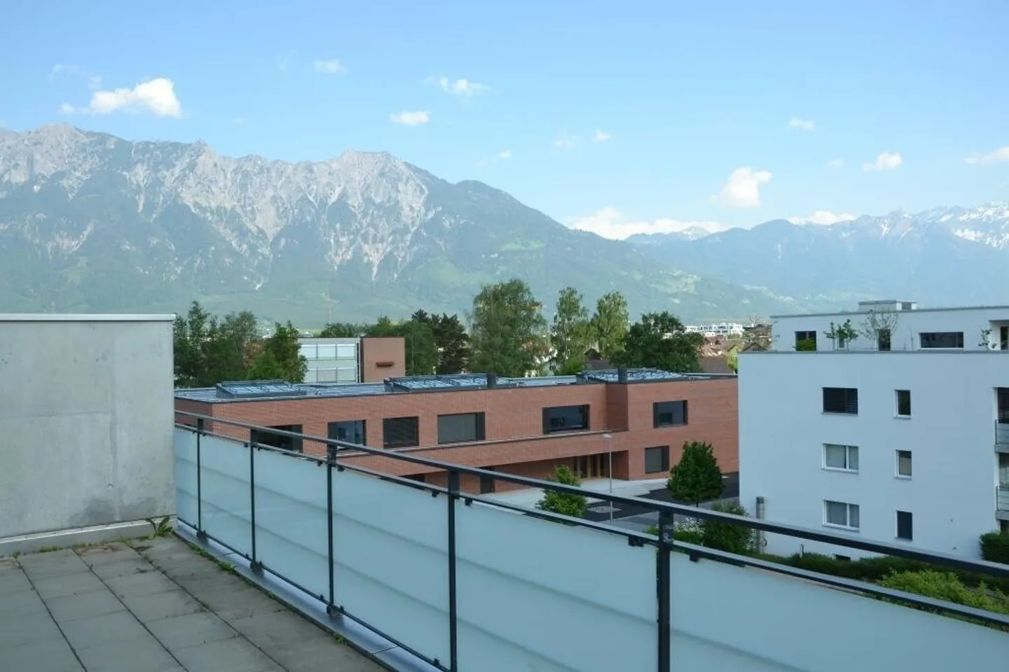 Attikawohnung mit Bergsicht - Foto 1 von 7
