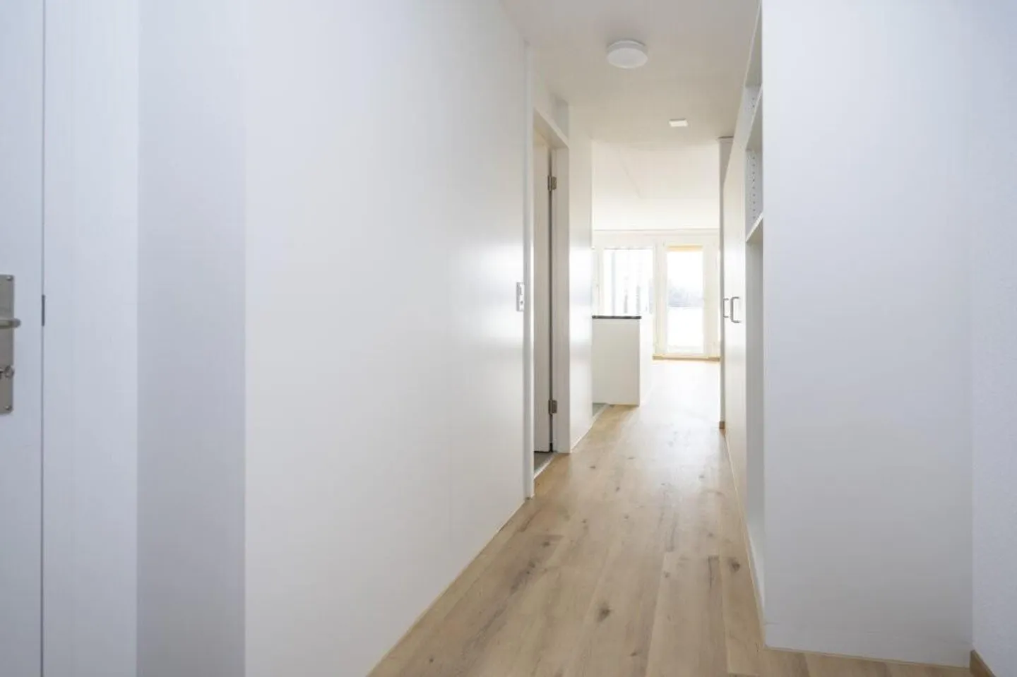 La Tua Nuova Casa: Appartamento 3.5 Stanze Quasi Nuovo Vicino al Centro! - Foto 6 di 9