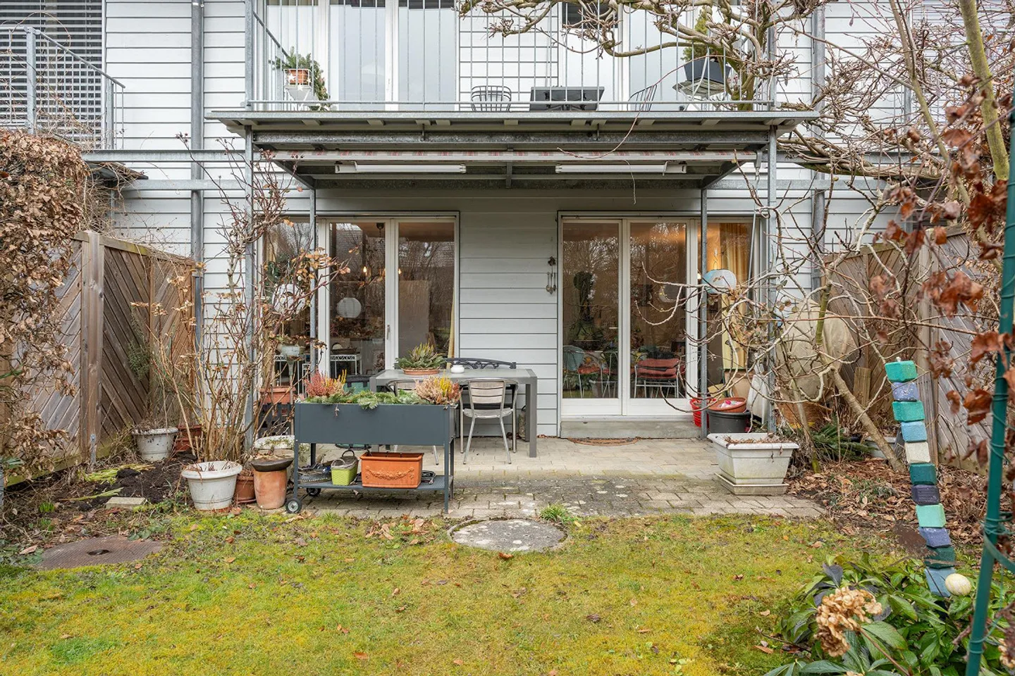 Charmantes Reihenhaus mit zwei Wohnungen - Foto 3 von 16