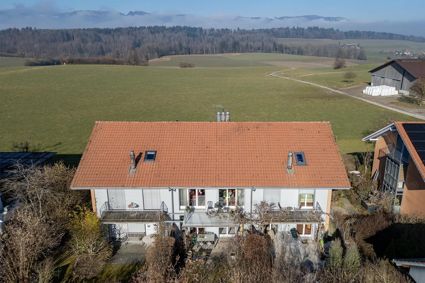 Charmantes Reihenhaus mit zwei Wohnungen - Foto 1 von 16