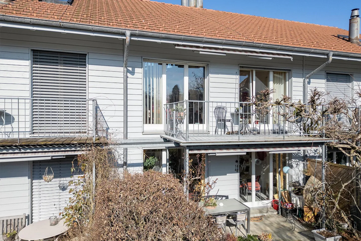 Charmantes Reihenhaus mit zwei Wohnungen - Foto 2 von 16