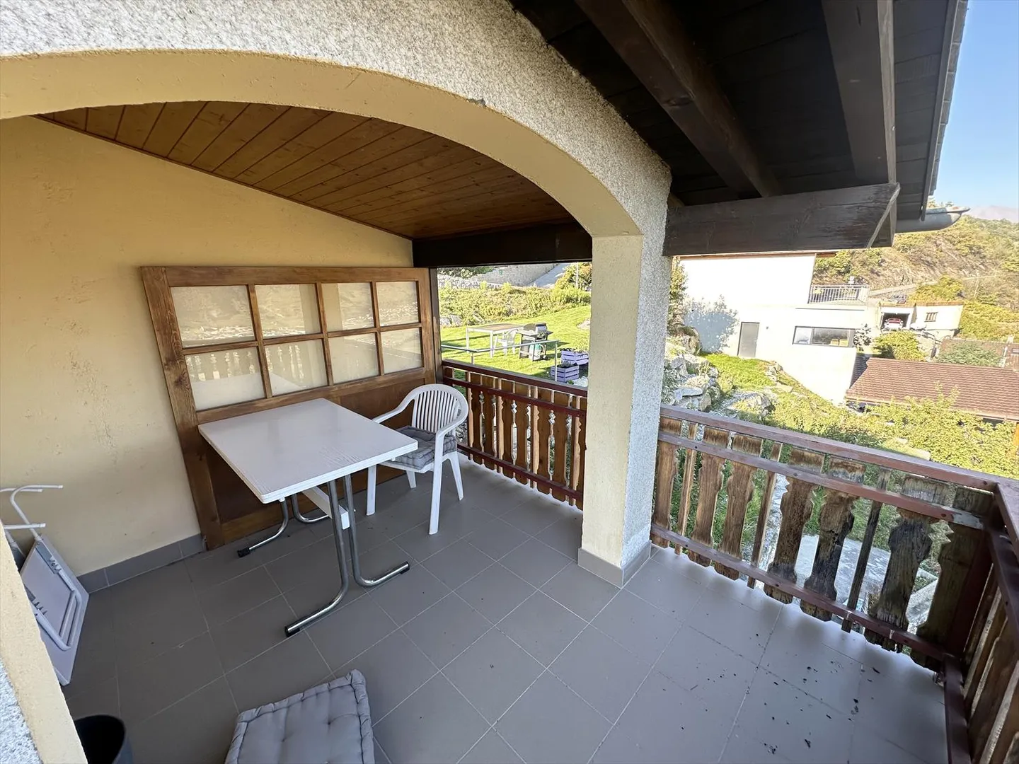 Flanthey – Charmantes Villa mit 3.5 Zimmern, Terrasse, Rasen und Doppelgarage - Foto 6 von 42