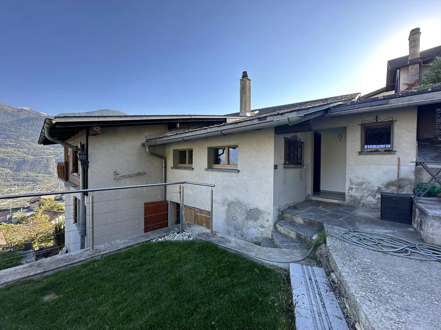 Flanthey – Charmantes Villa mit 3.5 Zimmern, Terrasse, Rasen und Doppelgarage - Foto 8 von 42