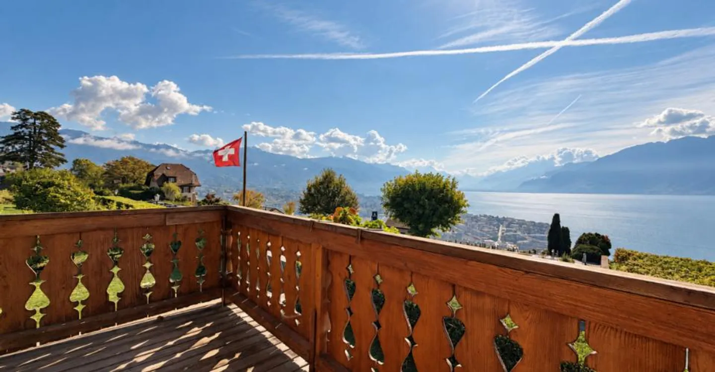 CHALET BERNARDINA – HISTORIC PROPERTY WITH PANORAMIC VIEW OF LAKE GENEVA - Photo 2 of 13